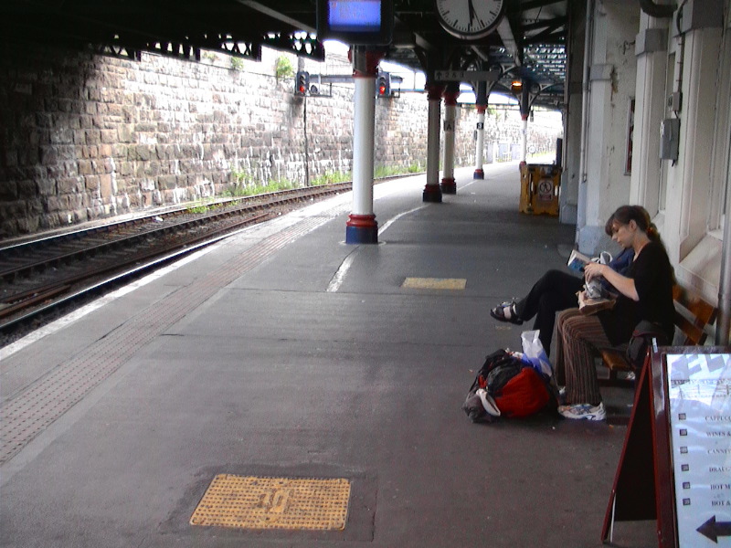 Dundee Station - Leaving