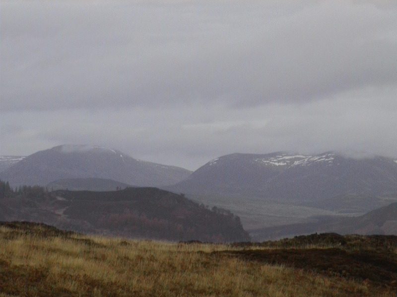 Snowy Peaks - Clunie Walk - Piltochry